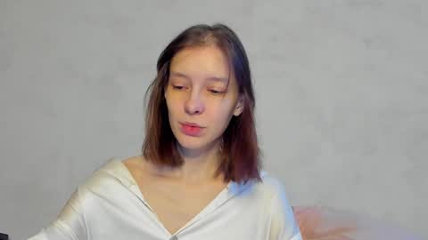 Una online show from February 2026 04:05:02 AM