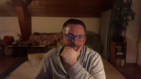 supersquirrel81 online show from December 2025 06:15:01 PM