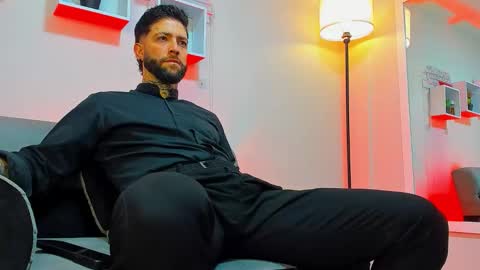 supreme_alpha_ online show from November 2025 08:35:02 PM