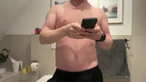Snapshot of surfstar81 chatting on March 2026 09:07:01 PM surfstar81 online show from March 2026 09:07:01 PM