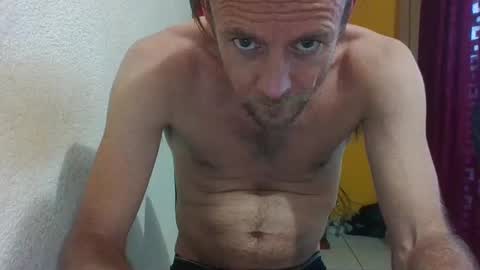 Snapshot of surfsup34 chatting on January 2025 12:01:01 AM surfsup34 online show from January 2025 12:01:01 AM