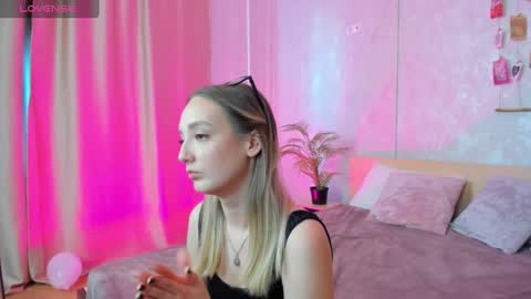 Annie online show from February 2025 07:17:02 AM