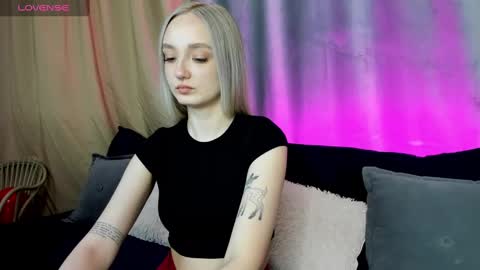 Annie online show from February 2025 01:09:02 AM