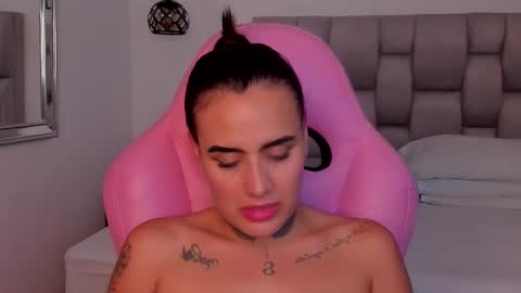 Susan online show from November 2025 09:26:02 PM