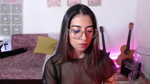 Snapshot of susanahendrix chatting on November 2025 03:33:02 PM Susana hendrix online show from November 2025 03:33:02 PM