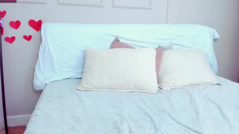 Amelia  online show from February 2025 09:22:01 PM