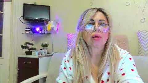 SusieNoreen online show from October 2025 07:41:01 AM