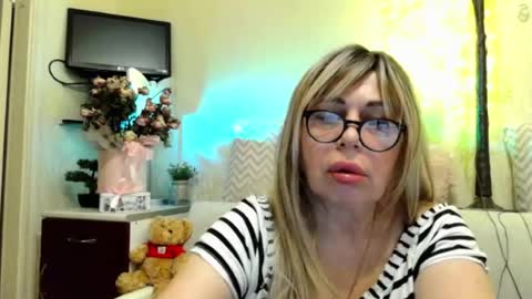 Snapshot of susiexnoreen chatting on July 2026 10:47:02 PM SusiexNoreen online show from July 2026 10:47:02 PM