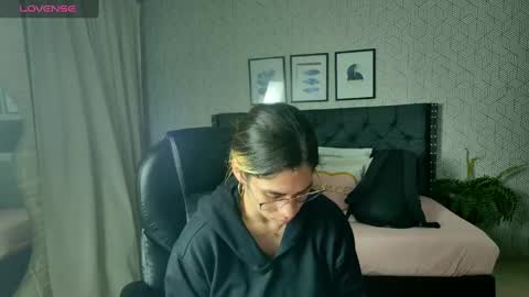   online show from January 2025 12:20:01 PM