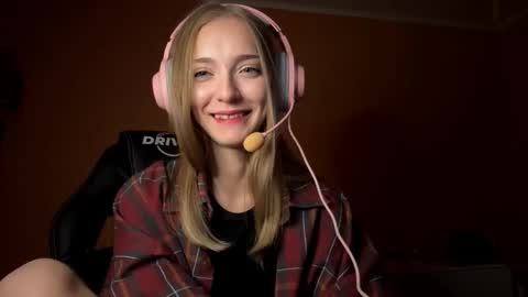 Jessica online show from October 2025 02:14:02 PM