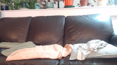 Snapshot of suv1 chatting on January 2025 01:11:01 AM Otto online show from January 2025 01:11:01 AM