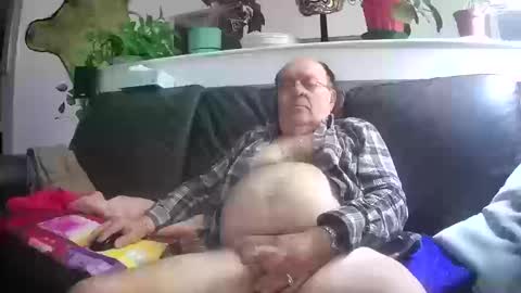 Snapshot of suv1 chatting on October 2025 07:55:02 AM Otto online show from October 2025 07:55:02 AM