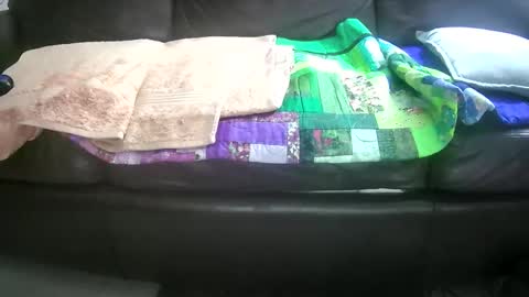 Snapshot of suv1 chatting on December 2025 01:59:02 AM Otto online show from December 2025 01:59:02 AM