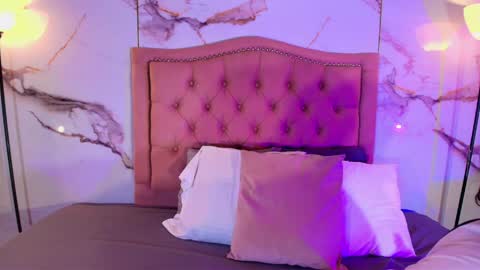 suxan_white online show from June 2026 10:01:02 PM
