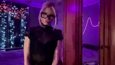 Stacy online show from May 2026 09:19:01 PM