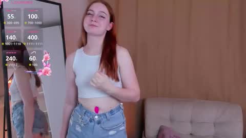 Snapshot of suzanzulkowski chatting on November 2025 01:39:01 AM Alisa online show from November 2025 01:39:01 AM