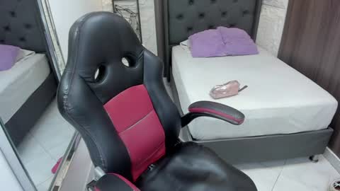 Snapshot of suzetmonaco chatting on July 2026 07:28:02 PM S U Z E T online show from July 2026 07:28:02 PM