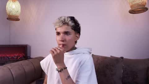 Snapshot of suzuwolf_dim chatting on November 2025 06:57:01 AM suzuwolf_dim online show from November 2025 06:57:01 AM