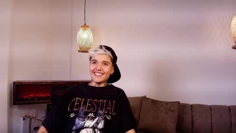 Snapshot of suzuwolf_dim chatting on November 2025 05:19:02 AM suzuwolf_dim online show from November 2025 05:19:02 AM