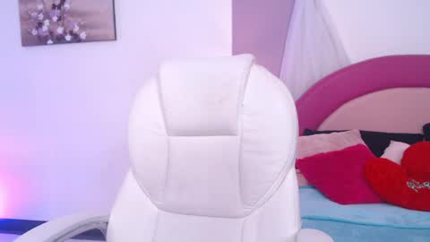 Susy  online show from April 2026 07:53:01 PM