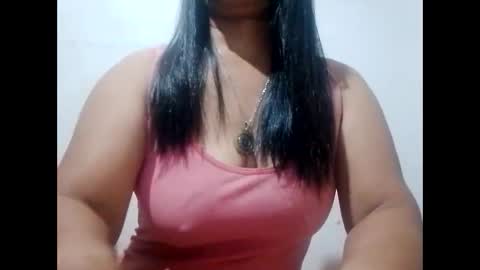 Snapshot of suzzie_hot chatting on January 2025 10:35:01 PM suzzie_hot online show from January 2025 10:35:01 PM