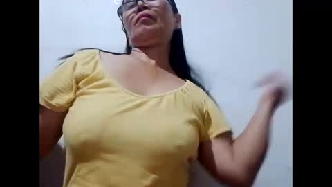 Snapshot of suzzie_hot chatting on January 2025 08:28:01 AM suzzie_hot online show from January 2025 08:28:01 AM