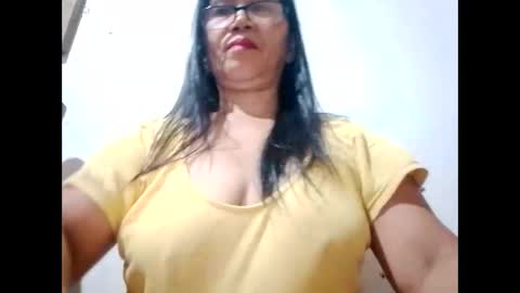 Snapshot of suzzie_hot chatting on January 2025 09:06:01 PM suzzie_hot online show from January 2025 09:06:01 PM