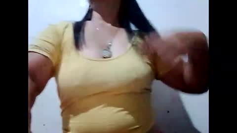 Snapshot of suzzie_hot chatting on January 2025 07:03:01 PM suzzie_hot online show from January 2025 07:03:01 PM