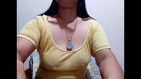 Snapshot of suzzie_hot chatting on March 2025 09:40:02 PM suzzie_hot online show from March 2025 09:40:02 PM