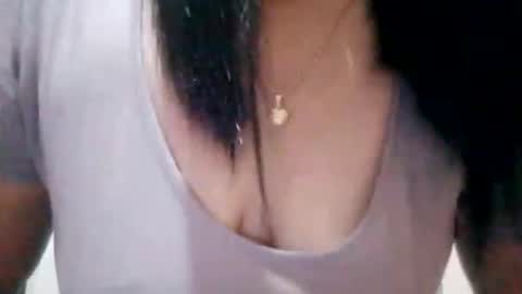Snapshot of suzzie_hot chatting on December 2025 08:27:02 PM suzzie_hot online show from December 2025 08:27:02 PM