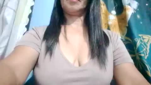 Snapshot of suzzie_hot chatting on February 2026 03:08:01 PM suzzie_hot online show from February 2026 03:08:01 PM