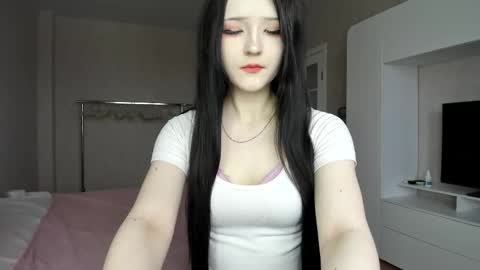 sweeety_peach online show from March 2026 09:03:02 AM