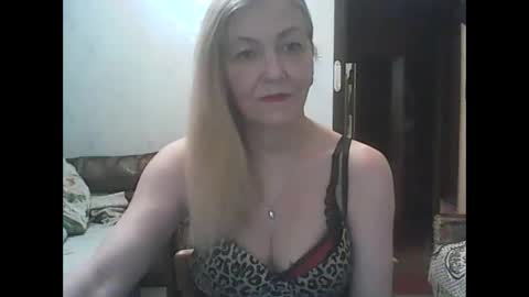 Snapshot of sweet4blonde609 chatting on January 2025 09:19:02 AM sweet4blonde609 online show from January 2025 09:19:02 AM