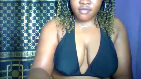 Snapshot of sweet_baby27 chatting on September 2025 02:00:02 AM sweet baby online show from September 2025 02:00:02 AM