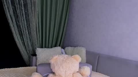 Snapshot of sweet_barbe chatting on June 2026 04:00:02 PM Alice online show from June 2026 04:00:02 PM