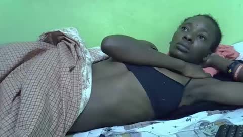 sweet_candie01 online show from December 2025 03:45:02 AM