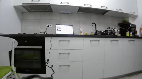 Snapshot of sweet_ella chatting on February 2025 08:58:02 PM online show from February 2025 08:58:02 PM