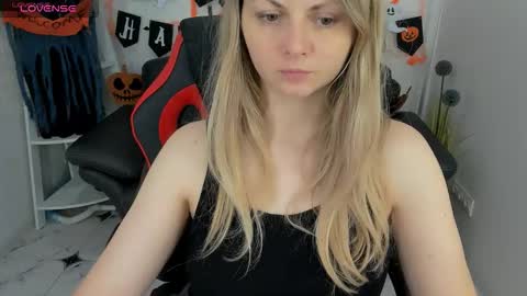 Emily online show from October 2025 06:47:02 AM