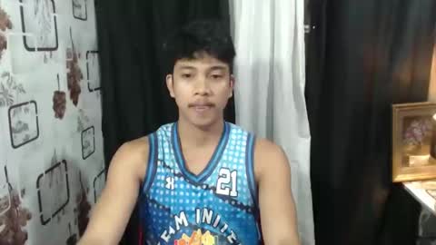 Snapshot of sweet_guyxx chatting on November 2025 06:09:02 PM sweet_guyxx online show from November 2025 06:09:02 PM