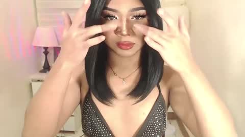 Snapshot of sweet_hoelly chatting on February 2025 03:59:01 PM Slutty Shannel online show from February 2025 03:59:01 PM