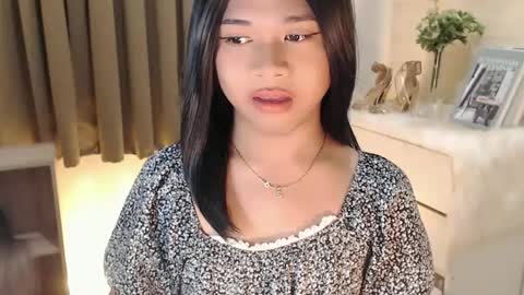 Snapshot of sweet_hoelly chatting on February 2025 11:33:01 AM Slutty Shannel online show from February 2025 11:33:01 AM