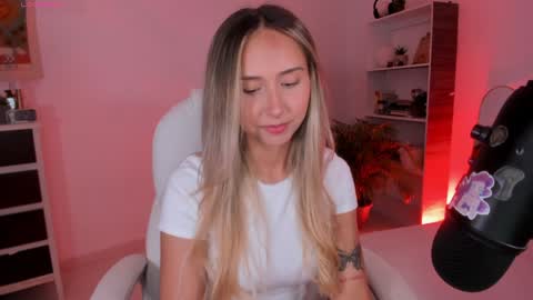 Snapshot of sweet_kalisa chatting on January 2025 03:50:01 PM Call me Kali  online show from January 2025 03:50:01 PM