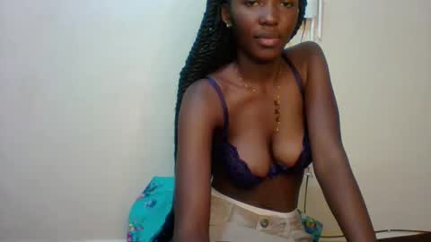 Snapshot of sweet_kcandy chatting on May 2026 02:46:01 PM Sweet KCandy online show from May 2026 02:46:01 PM