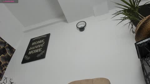 Snapshot of sweet_kitty2000 chatting on December 2024 09:46:02 AM Alesy online show from December 2024 09:46:02 AM
