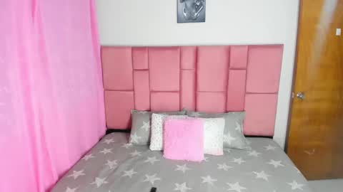 Snapshot of sweet_latiinas chatting on January 2025 12:26:01 AM Kathe and Scarlett online show from January 2025 12:26:01 AM