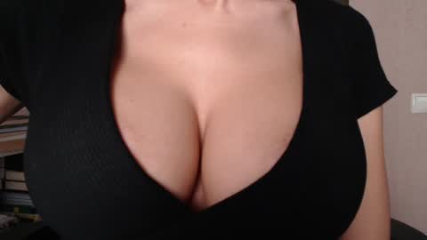 Jen online show from November 2025 07:53:01 AM