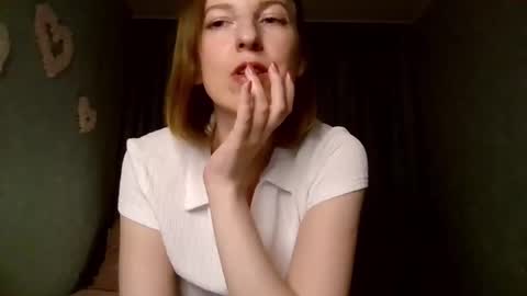 sweet_lilbunny online show from October 2025 02:18:02 PM