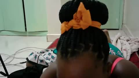 Snapshot of sweet_lilianah chatting on February 2025 03:54:02 AM sweet_lilianah online show from February 2025 03:54:02 AM