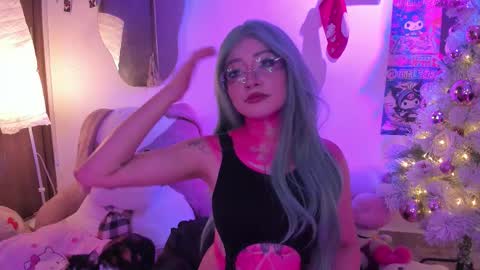 sweet_lilly_sweet online show from December 2025 12:48:01 AM