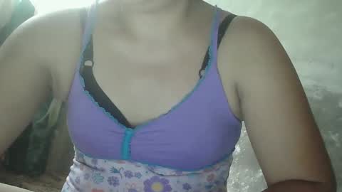 sweet_lily0613 online show from February 2025 03:45:01 AM